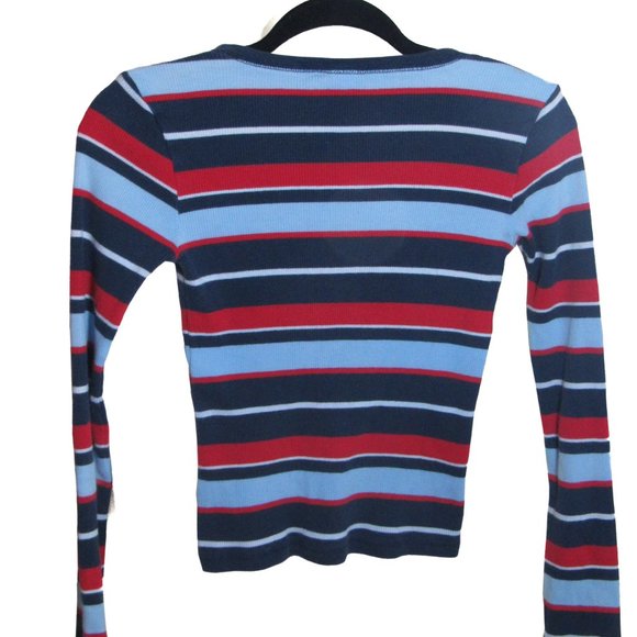 Set sail for style with this Tommy Jeans nautical dreamboat of a sweater! ⛵️ S/P - Picture 10 of 10